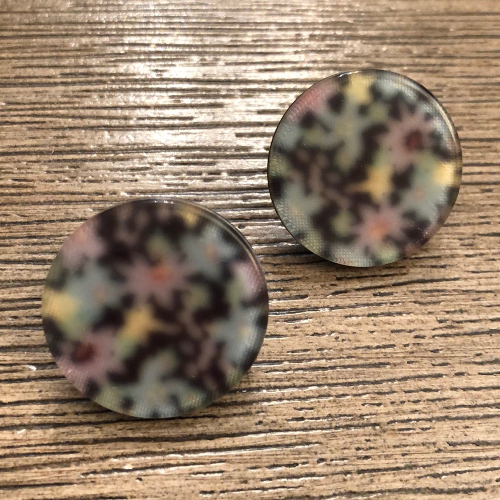 Vintage Avon 1986 “Country Garden” Acrylic Floral Print Button Earrings